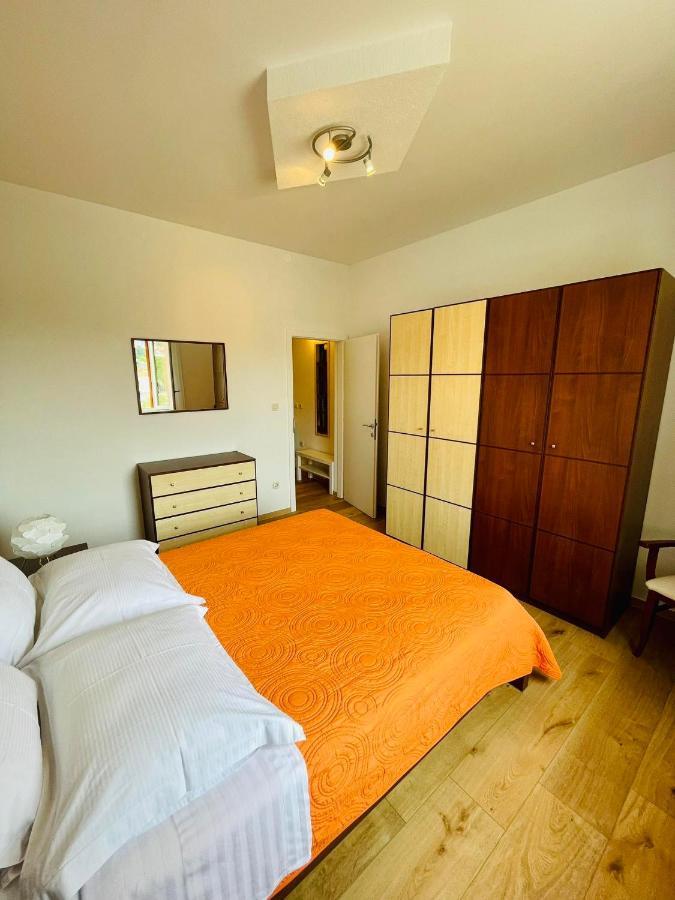 Apartments Lukrecia Hvar Town Exterior foto